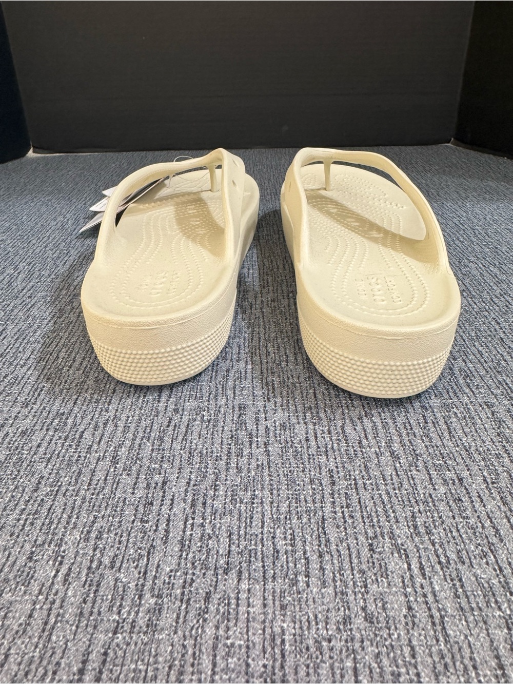 Crocs Classic Platform Flip Flops - Picture 4 of 16